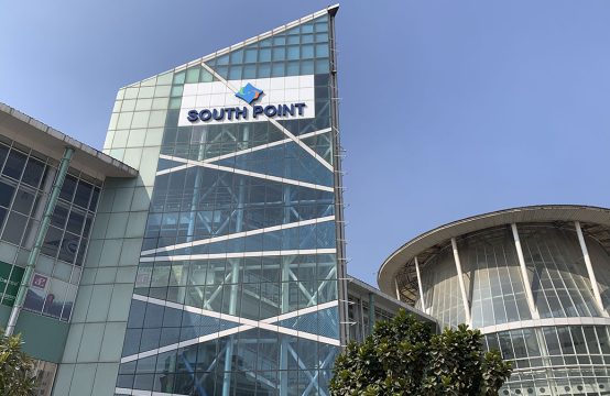 Pre Rented Property For Sale in DLF South Point Mall , Golf Course Road Gurgaon
